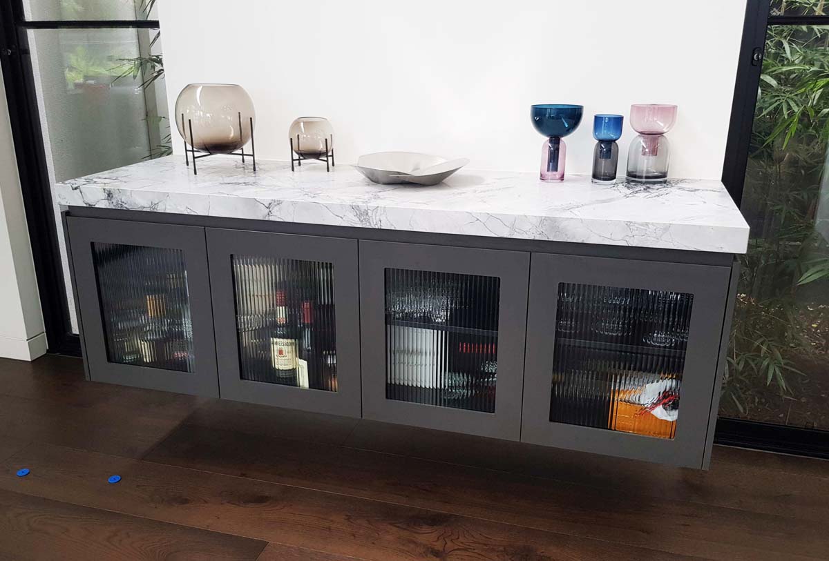 bar-dresser-custom.jpg