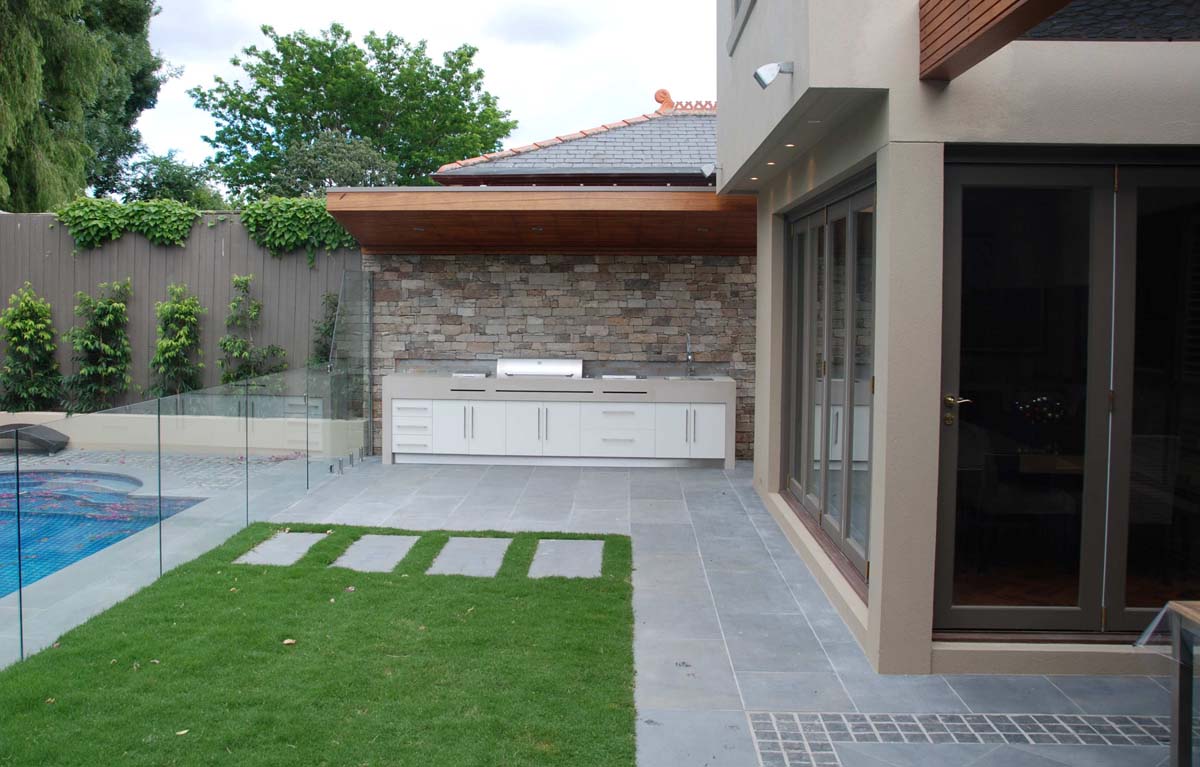 outdoor-bbq-kitchen-custom.jpg